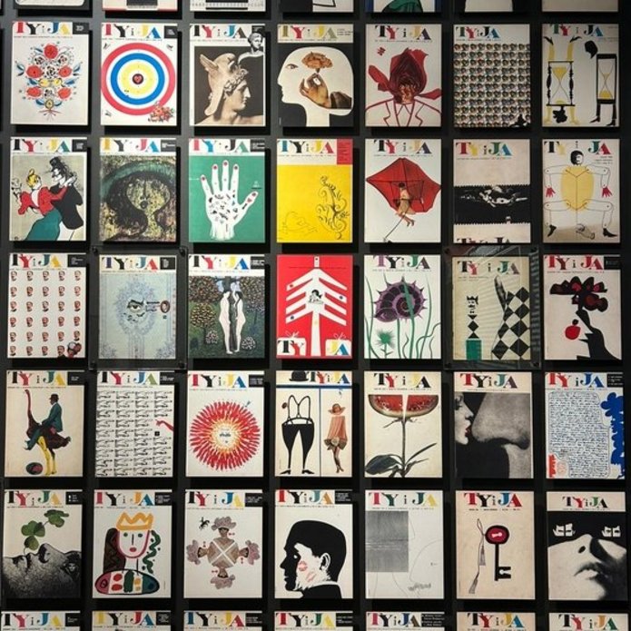 kilkadziesiąt okładek magazynu Ty i ja, fragment wystawy